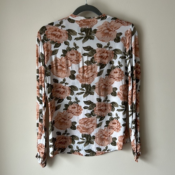 REFORMATION floral blouse 🌸🌺✨ - Picture 3 of 13